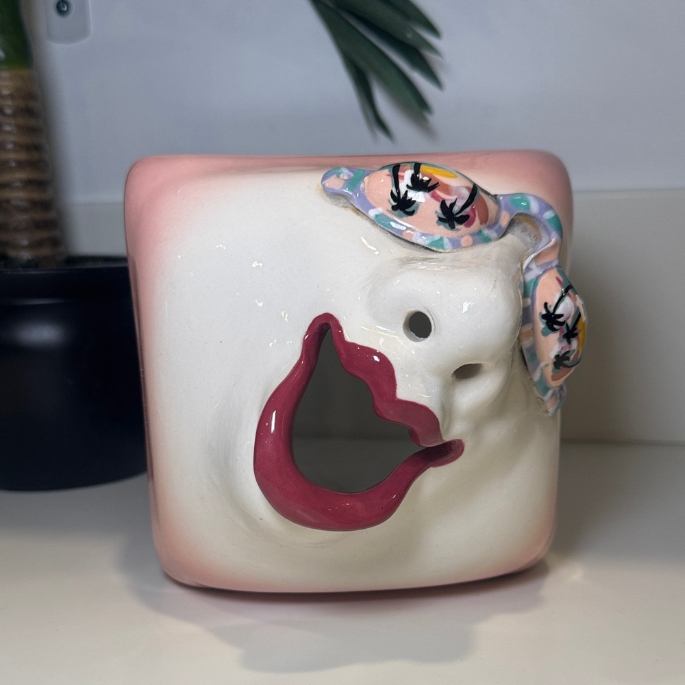 Vintage Ceramic Signed WANDA Smiling Face Tissue Box Cover 3D Face Sneeze 1980's